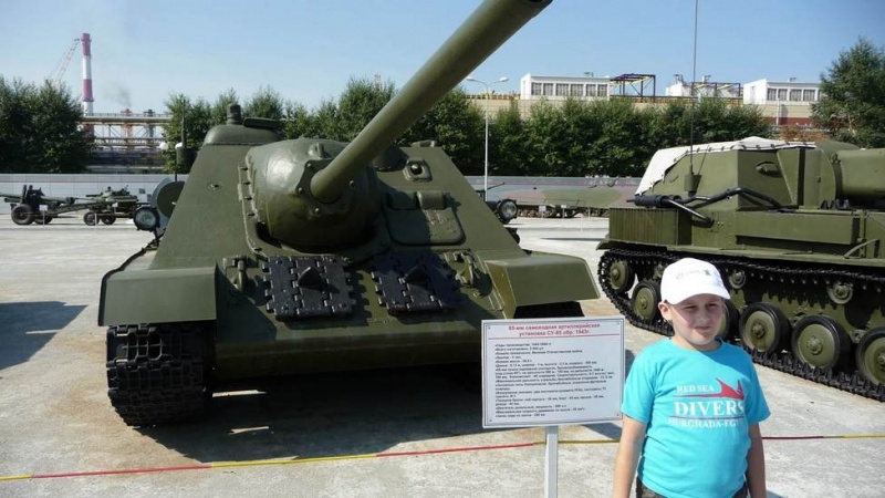 Файл:Су-85 в музее.jpg